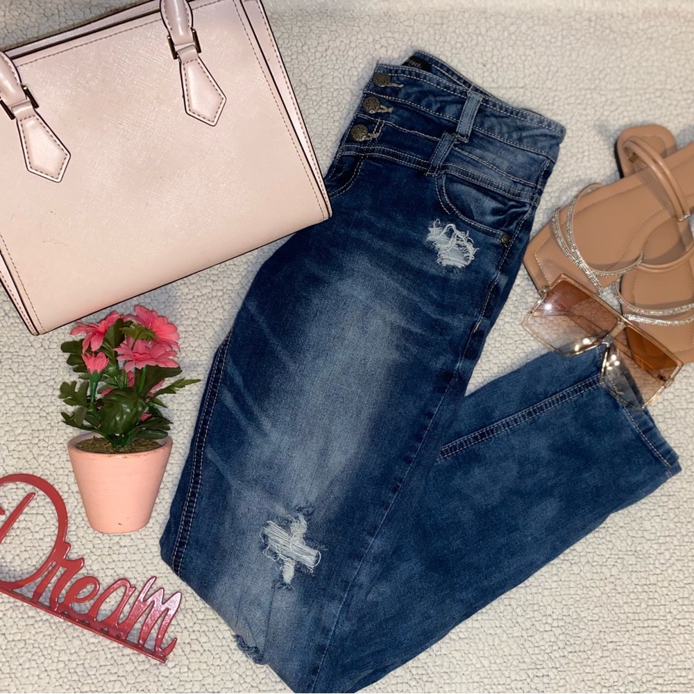 TWENTYONE By Rue 21 Demin Ripped Distressed Jeans